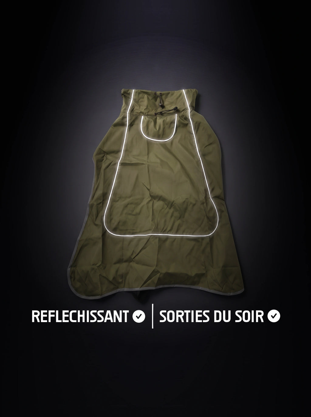 Manteau chien vert olive avec liseré réfléchissant qui brille sous la lumière, pour les sorties du soir