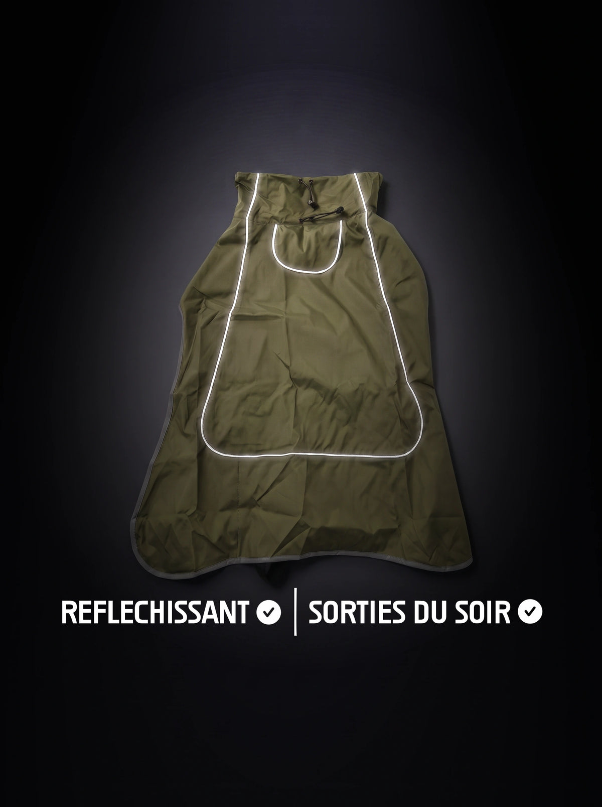 Manteau chien vert olive avec liseré réfléchissant qui brille sous la lumière, pour les sorties du soir