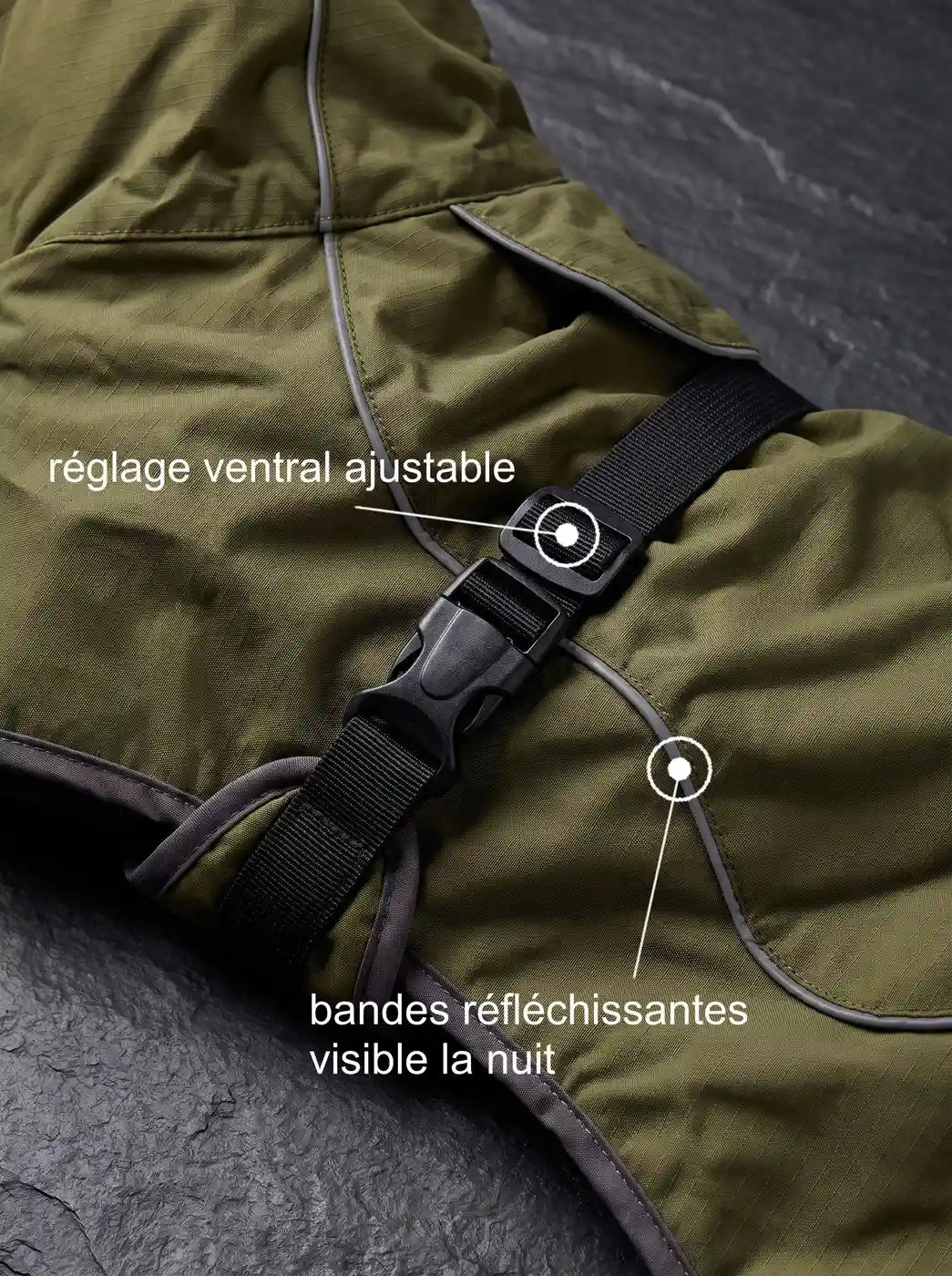 Manteau imperméable chien KARN Nord, réglage ventral ajustable et bandes réfléchissantes, vert kaki